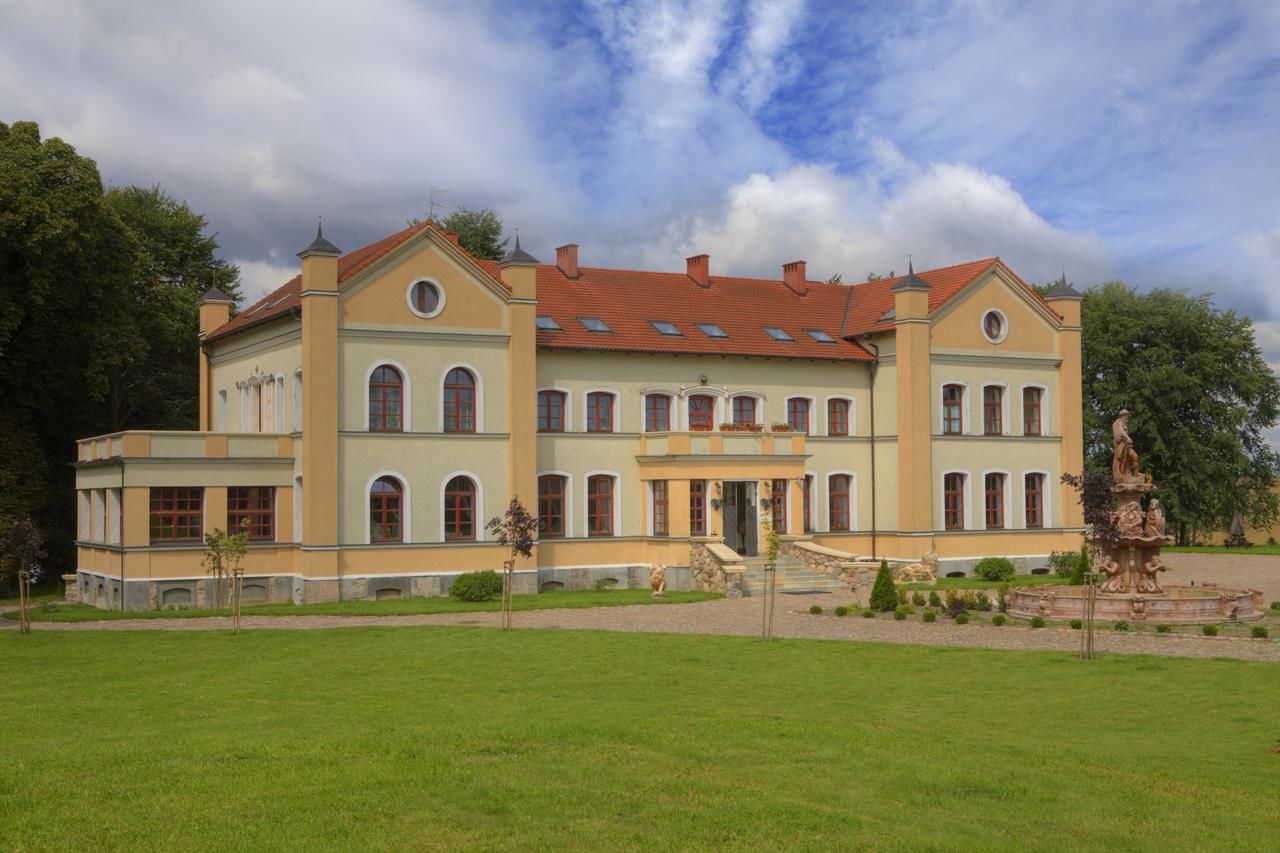 Отели типа «постель и завтрак» Pałac Słonowice Sp. z o.o. Brzeżno-35